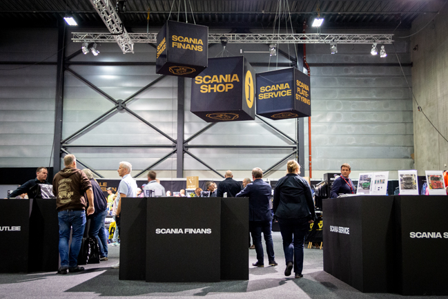 Bilde tatt av Scania sin stand på Transport & Logistikkmessen 2019. Profilforum stod for alt av dekor og oppbygging av både stand og butikk.